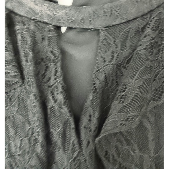 Isaac Mizrahi Live! Top Sz 12 Chantilly Lace Ruffle Keyhole Neck Black Fairy - Picture 4 of 16